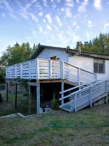 Το κτήριο όπου στεγάζεται  η παραθεριστική κατοικία