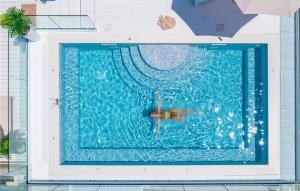 Kolam renang di atau dekat dengan 1 Bedroom Amazing Apartment In Pineto