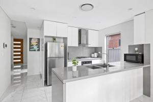 Gallery image of Modern Ensuite Queen Room - Serene Spot at Revesby in Revesby