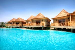 Pickalbatros Aqua Blu Sharm El Sheikh内部或周边的泳池