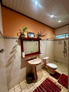 Bilik mandi di Pension Villa TEKO