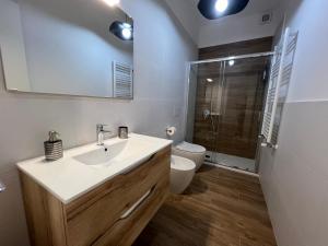 Ένα μπάνιο στο LuLi Rooms Napoli