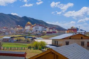 Fotografija v galeriji nastanitve 牧弋南坡藏式艺术民宿 v mestu Shangri-La