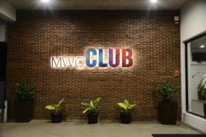 Vottorð, verðlaun, skilti eða annað skjal til sýnis á MWC Club by Downtown