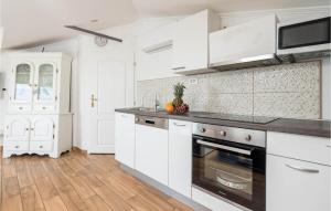 Fotografia z galérie ubytovania 3 Bedroom Beautiful Apartment In Ika v destinácii Ika