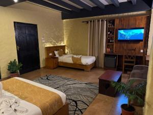 Rúm í herbergi á Annapurna Boutique Hotel