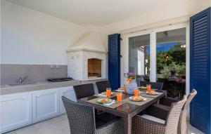 Φαγητό σε αυτή η παραθεριστική κατοικία ή κάπου εκεί κοντά +51 φωτογραφίες