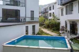 Bazén v ubytování Vretreats yunxishang Boutique Hotel nebo v jeho okolí
