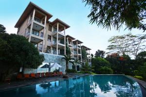 Bazén v ubytování Mount Randholee Resorts & Spa nebo v jeho okolí