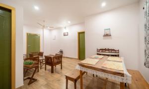 Treebo Kashvijoy, 7 Km From Kamakhya Temple的休息区