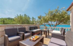 Bazén v ubytování Holiday Home Gradina Iv nebo v jeho okolí