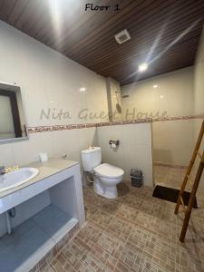Koupelna v ubytování Nita Guest House Bali