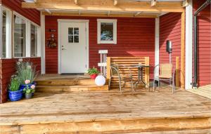 Balkón nebo terasa v ubytování Pet Friendly Home In Hästveda With Wifi