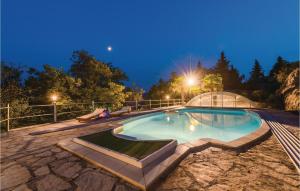 Bazén v ubytovaní Holiday Home Put Skole Bb Croatia alebo v jeho blízkosti