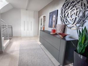 Fotografie z fotogalerie ubytování "LIEBLINGSPLATZ" - Premium Apartments Seekirchen, elegant, countryside, shared Poolarea v destinaci Seekirchen am Wallersee