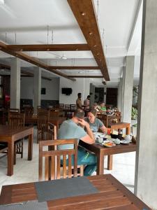 Restavracija oz. druge možnosti za prehrano v nastanitvi Hotel Heladiv