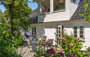 Κήπος έξω από το Amazing Home In Haderslev With Kitchen