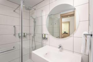 Hampton By Hilton Nuneaton的一间浴室