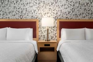 Postel nebo postele na pokoji v ubytování Hampton Inn & Suites Amarillo West