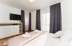 Posteľ alebo postele v izbe v ubytovaní Stunning Home In Zaton