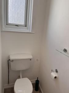 Ένα μπάνιο στο Room with kitchenette and shared bathroom in the centre +1 φωτογραφίες