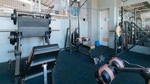 Fitness centrum a/nebo fitness zařízení v ubytování RedDoorz Plus @ E Rodriguez Corner Banawe