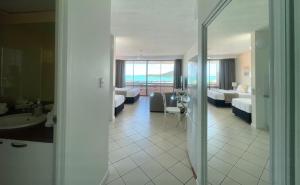 Foto sihtkohas Airlie Beach asuva majutusasutuse Ocean View 33A Studio Pool Ocean View WIFI galeriist