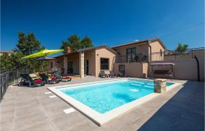 Bazén v ubytování Villa Gloria nebo v jeho okolí