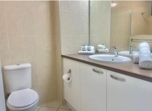 Foto sihtkohas Airlie Beach asuva majutusasutuse Ocean View 33A Studio Pool Ocean View WIFI galeriist