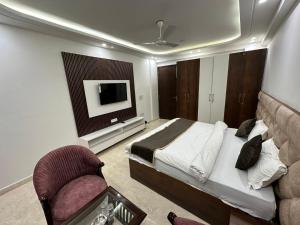 TV a/nebo společenská místnost v ubytování Hotel the royal Oakes