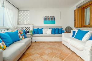 A seating area at ILIA'S House Porto Rotondo
