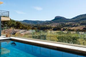 卡西斯Super Cassis Paradis 8p piscine vue mer的山景别墅 - 带游泳池