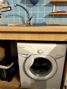 Η κουζίνα ή μικρή κουζίνα στο Suite Colibrì - Sanremo