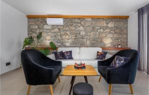 Posedenie v ubytovaní 2 Bedroom Stunning Home In Icici