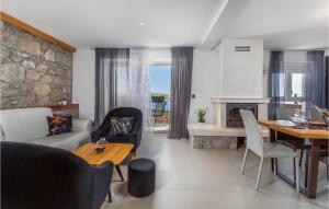 Posedenie v ubytovaní 2 Bedroom Stunning Home In Icici