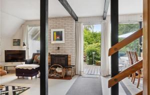 Χώρος καθιστικού στο Holiday Home Nykøbing Sj With Fireplace 12