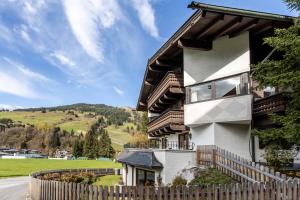 Zdjęcie z galerii obiektu Appartements Wittenius w Saalbach Hinterglemm