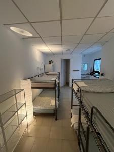Kuchyňa alebo kuchynka v ubytovaní NC Hostel