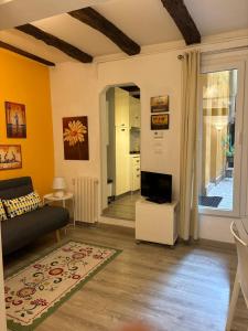 Χώρος καθιστικού στο CASA NOAH