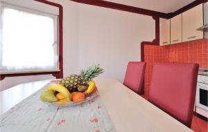 Kuchyň nebo kuchyňský kout v ubytování Holiday Home Kakma V