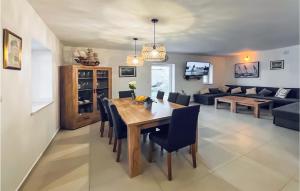Χώρος καθιστικού στο 2 Bedroom - Loft Home Srijane
