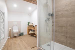 Koupelna v ubytování Tamaris et salicorne Résidence de charme + 41 fotografií