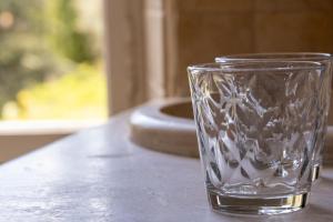 Kép Suite Petite -Nice - SPA-JACUZZI - MASSAGE- SAUNA - 4 SAISONS - Piscine Chauffée Toute l'année - POOL VIEW- Heated Pool 800m city centre Nyons szállásáról Nyons-ban a galériában Még 95 kép