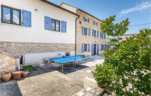 Patio nebo venkovní prostory v ubytování Four-Bedroom Holiday Home In Vodnjan