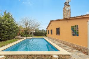 Πισίνα στο ή κοντά στο Casa Raymond con piscina