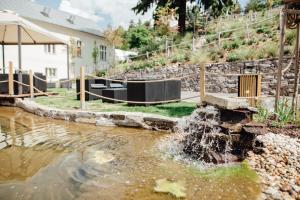 A garden outside Boutique Hotel Siglisberg