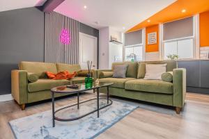 Χώρος καθιστικού στο Luxury Apartment with Parking l 2 Bedroom +14 φωτογραφίες