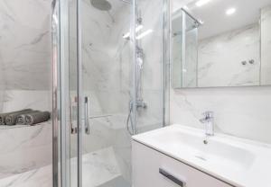 Kúpeľňa v ubytovaní Reformado apartamento en el centro con vista al mar