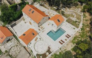 Blick auf Villa Mediterranean Estate aus der Vogelperspektive