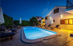 Swimmingpoolen hos eller tæt på Villa Galatea